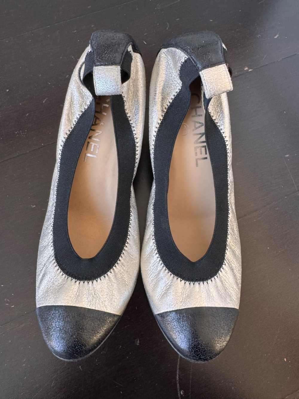 Chanel silver metallic leather elastic ballet pumps size 36.5C - Picture 3 of 10